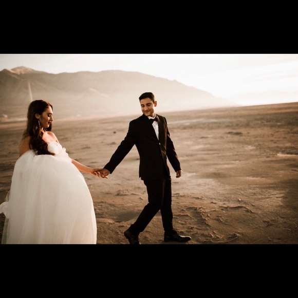 Size 4 Vera Wang Wedding Dress - Picture 4 of 7